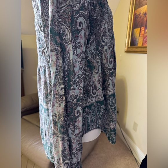 Knox Rose | soft colors paisley print smocked button front long sleeve blouse - Picture 7 of 11